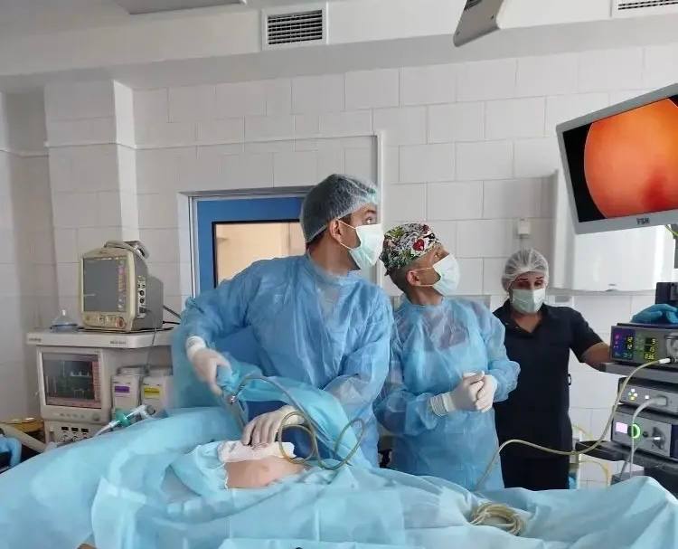 В больницах Крыма продолжаются мастер-классы по лапароскопической герниопластике В больницах Крыма продолжаются мастер-классы по лапароскопической герниопластике