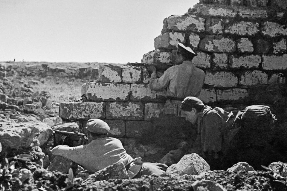 8 апреля 1944 года началась Крымская операция 8 апреля 1944 года началась Крымская операция