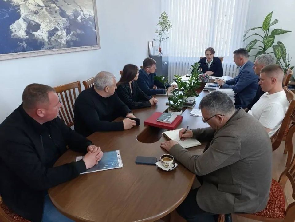 Министр курортов и туризма Сергей Ганзий проинспектировал подготовку пляжей Черноморского района к курортному сезону-2026 Министр курортов и туризма Сергей Ганзий проинспектировал подготовку пляжей Черноморского района к курортному сезону-2026