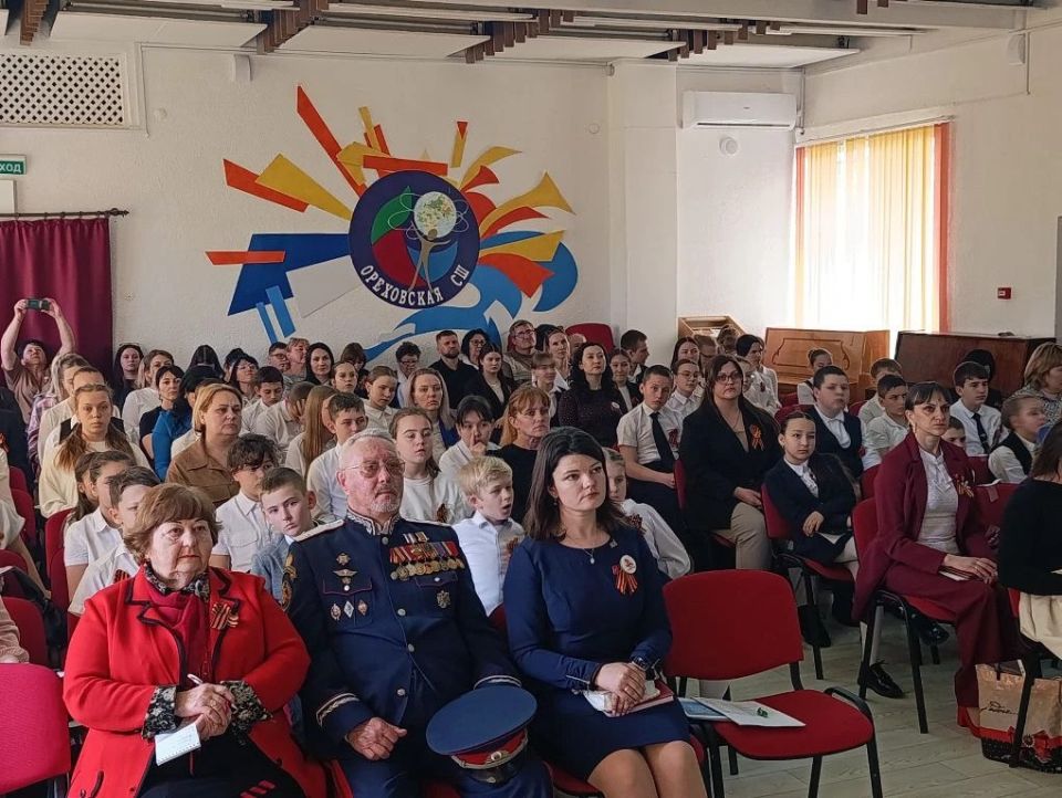 8 апреля 2026 года в Сакском районе состоялся муниципальный этап Всероссийской молодёжной патриотической акции «Наши семейные книги памяти» на базе МБОУ «Ореховская средняя школа», организованный отделом образования... 8 апреля 2026 года в Сакском районе состоялся муниципальный этап Всероссийской молодёжной патриотической акции «Наши семейные книги памяти» на базе МБОУ «Ореховская средняя школа», организованный отделом образования...