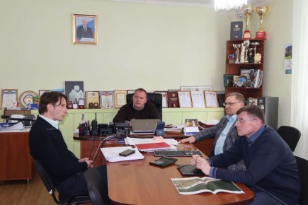 Денис Олейник: Вчера, в рамках подготовки к высокому туристическому сезону, Раздольненский район посетил Министр курортов и туризма Республики Крым Сергей Ганзий