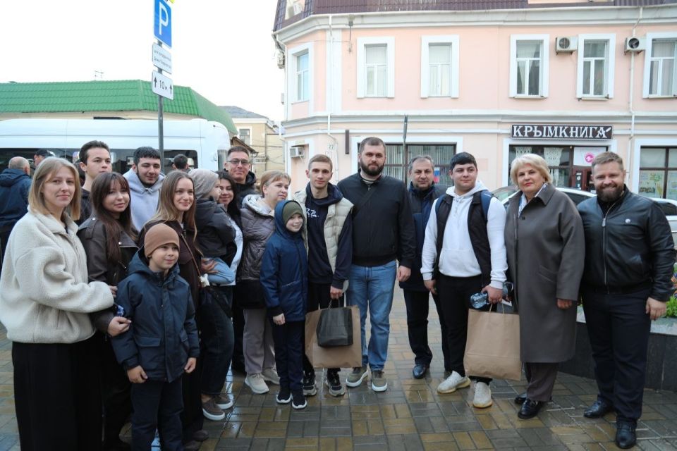 Галина Огнёва: Сегодня мы стали свидетелями трогательного события: 10 молодых людей, полных патриотизма и решимости, отправились для прохождения срочной военной службы в ряды Вооружённых Сил Российской Федерации Галина Огнёва: Сегодня мы стали свидетелями трогательного события: 10 молодых людей, полных патриотизма и решимости, отправились для прохождения срочной военной службы в ряды Вооружённых Сил Российской Федерации