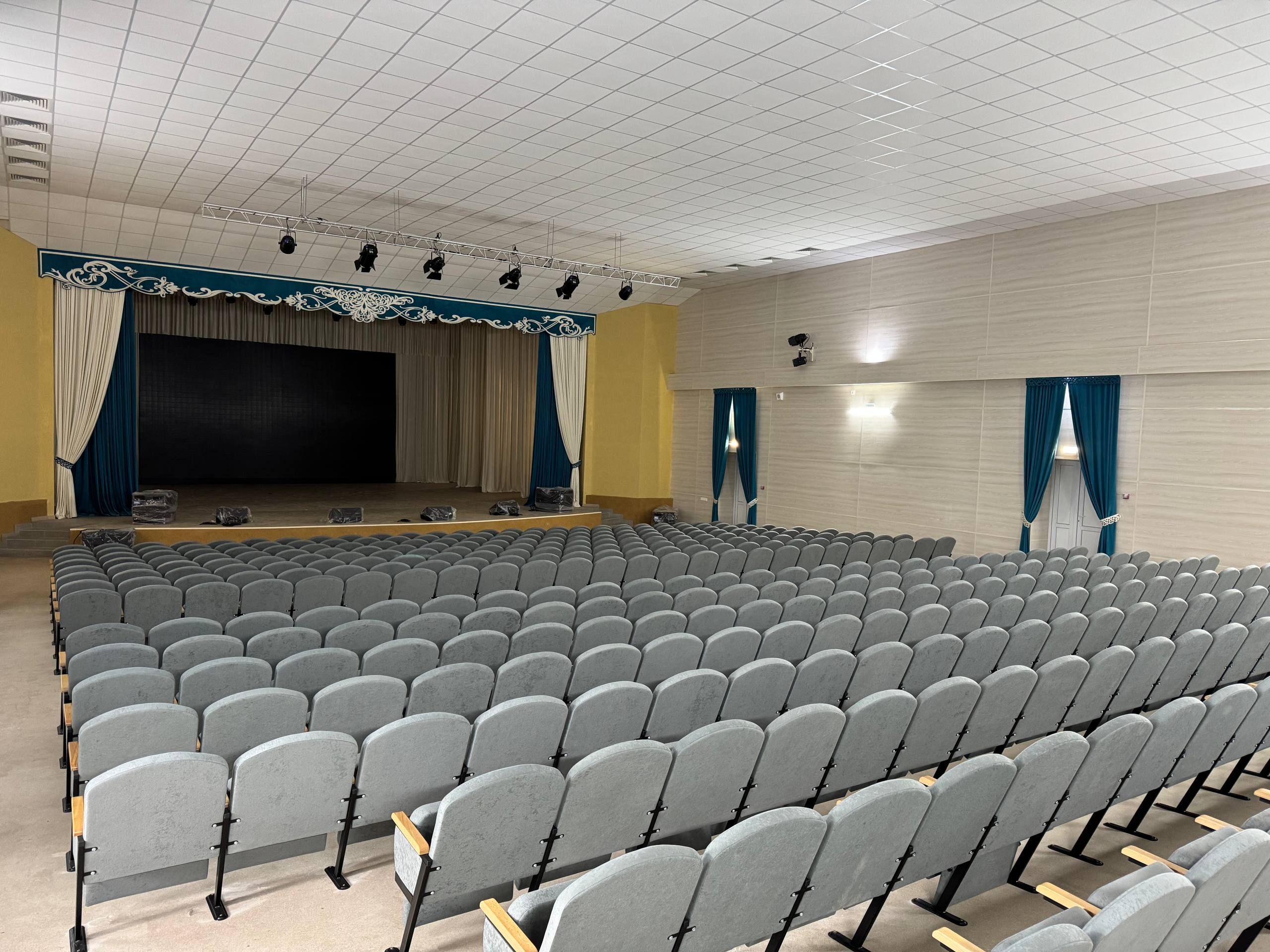 Кирилл Чебышев: Также в рамках рабочего выезда в село Грушевка посетил важный для жителей объект — сельский клуб, который был полностью восстановлен в рамках капитального ремонта Кирилл Чебышев: Также в рамках рабочего выезда в село Грушевка посетил важный для жителей объект — сельский клуб, который был полностью восстановлен в рамках капитального ремонта