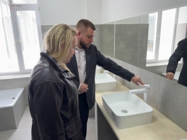 Кирилл Чебышев: Сегодня совместно с председателем городского совета Дарьей Дейнеко и заместителем председателя Эльдаром Османовым осуществили рабочий выезд в село Грушевка