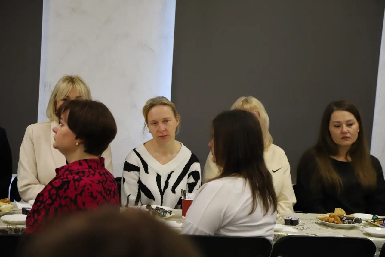 Ольга Урайкина: В центральной районной библиотеке им. А. С. Пушкина состоялась традиционная встреча с родственниками и жёнами участников специальной военной операции Ольга Урайкина: В центральной районной библиотеке им. А. С. Пушкина состоялась традиционная встреча с родственниками и жёнами участников специальной военной операции