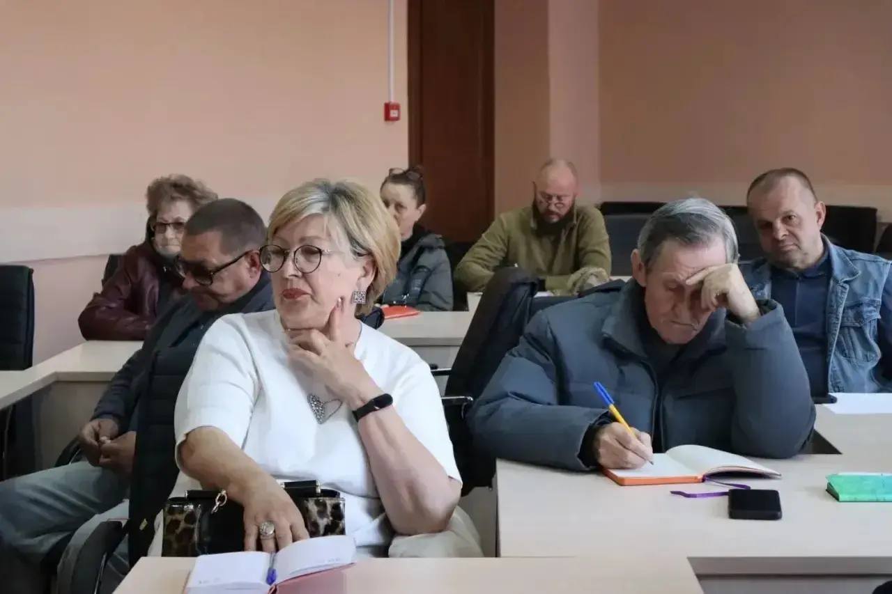 Глава администрации Джанкойского района Инна Федоренко совместно со своими заместителями провела совещание с представителями садовых некоммерческих товариществ района Глава администрации Джанкойского района Инна Федоренко совместно со своими заместителями провела совещание с представителями садовых некоммерческих товариществ района