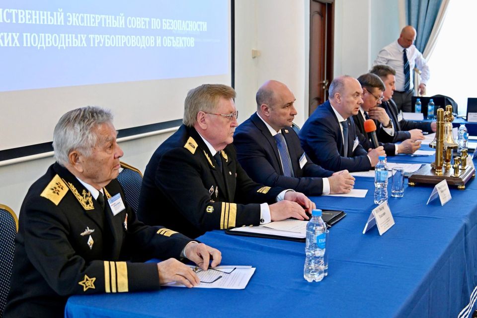 Владимир Немцев: Поприветствовал участников научно-практической конференции Межведомственного экспертного совета по безопасности морских подводных трубопроводов и объектов «Безопасность подводной и портовой инфраструктуры —... Владимир Немцев: Поприветствовал участников научно-практической конференции Межведомственного экспертного совета по безопасности морских подводных трубопроводов и объектов «Безопасность подводной и портовой инфраструктуры —...