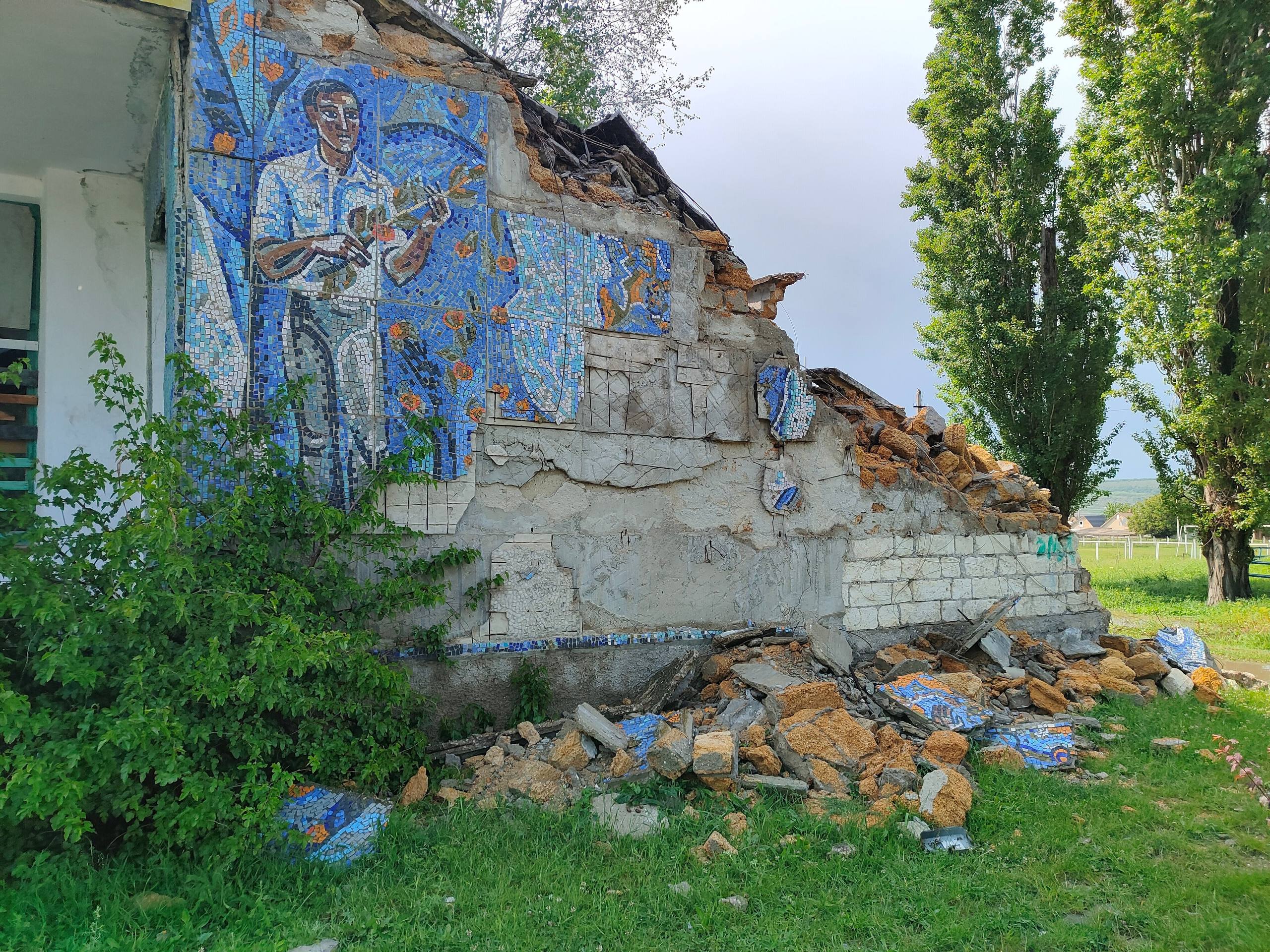 Кирилл Чебышев: Также в рамках рабочего выезда в село Грушевка посетил важный для жителей объект — сельский клуб, который был полностью восстановлен в рамках капитального ремонта Кирилл Чебышев: Также в рамках рабочего выезда в село Грушевка посетил важный для жителей объект — сельский клуб, который был полностью восстановлен в рамках капитального ремонта