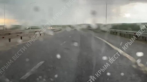 На трассе «Таврида» между Феодосией и Керчью местами сильный град