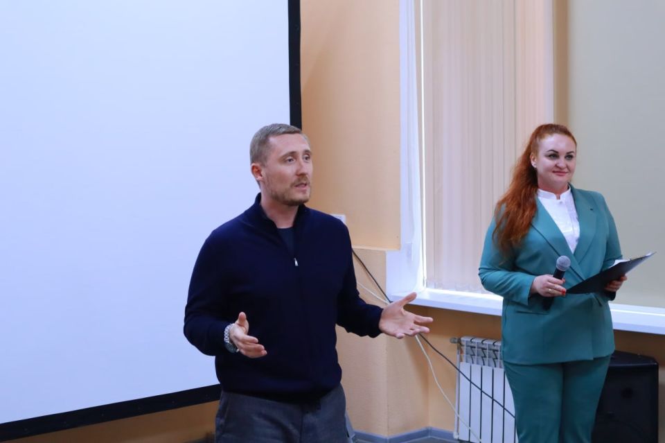 Дмитрий Чумаков: Сегодня в районном Доме культуры в торжественной обстановке наградил победителей, призёров и участников Чемпионата Белогорского района по футболу среди взрослых посвящённый Году защитника Отечества и... Дмитрий Чумаков: Сегодня в районном Доме культуры в торжественной обстановке наградил победителей, призёров и участников Чемпионата Белогорского района по футболу среди взрослых посвящённый Году защитника Отечества и...