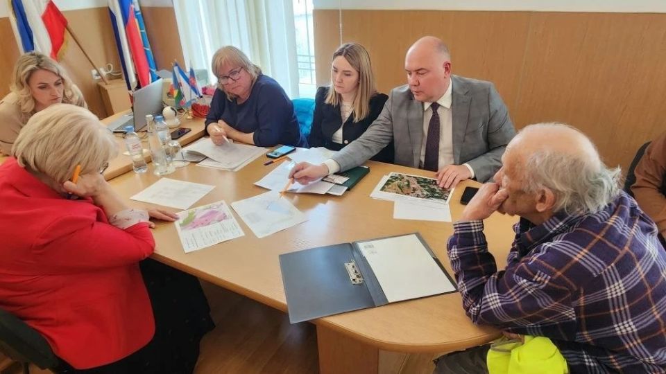 Галина Огнёва: Совместно с профильными специалистами администрации провели выездной приём граждан в Лучистовском территориальном органе Галина Огнёва: Совместно с профильными специалистами администрации провели выездной приём граждан в Лучистовском территориальном органе