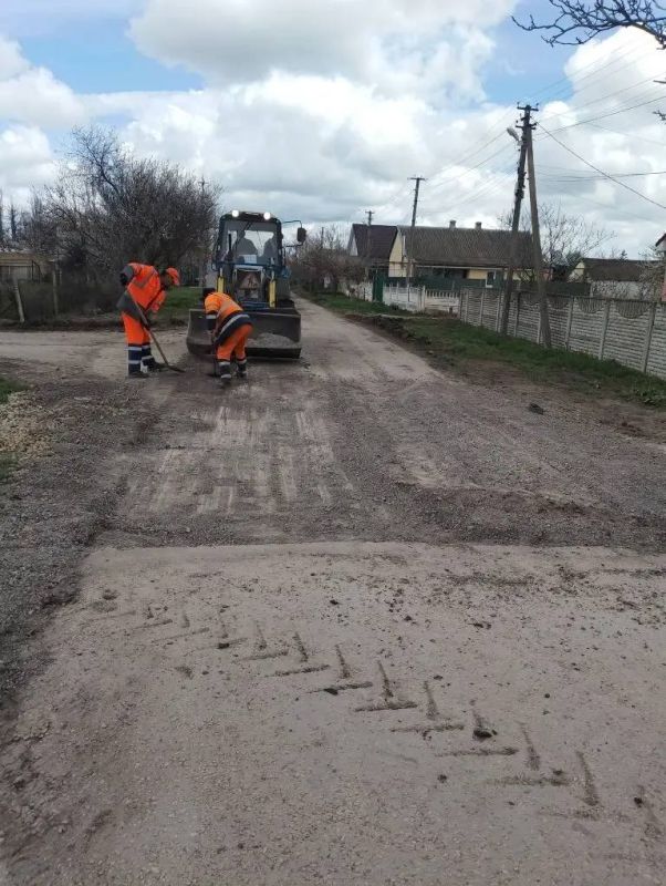 Антон Кравец: Благодаря программам, направленным на улучшение качества автомобильных дорог в нашем районе ведутся работы по ямочному ремонту Антон Кравец: Благодаря программам, направленным на улучшение качества автомобильных дорог в нашем районе ведутся работы по ямочному ремонту