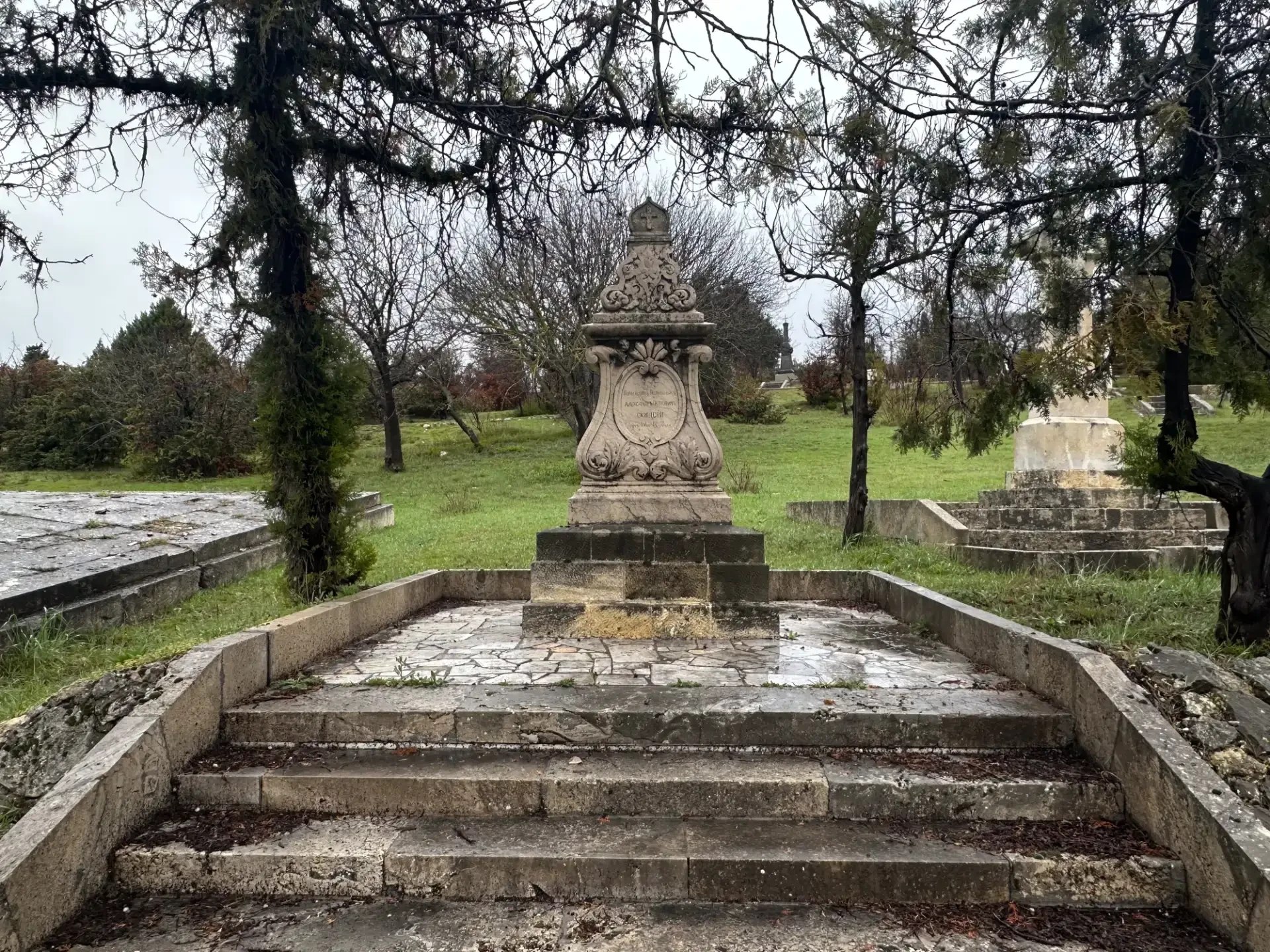 Захоронения на Братском кладбище защитников Севастополя приведут в порядок