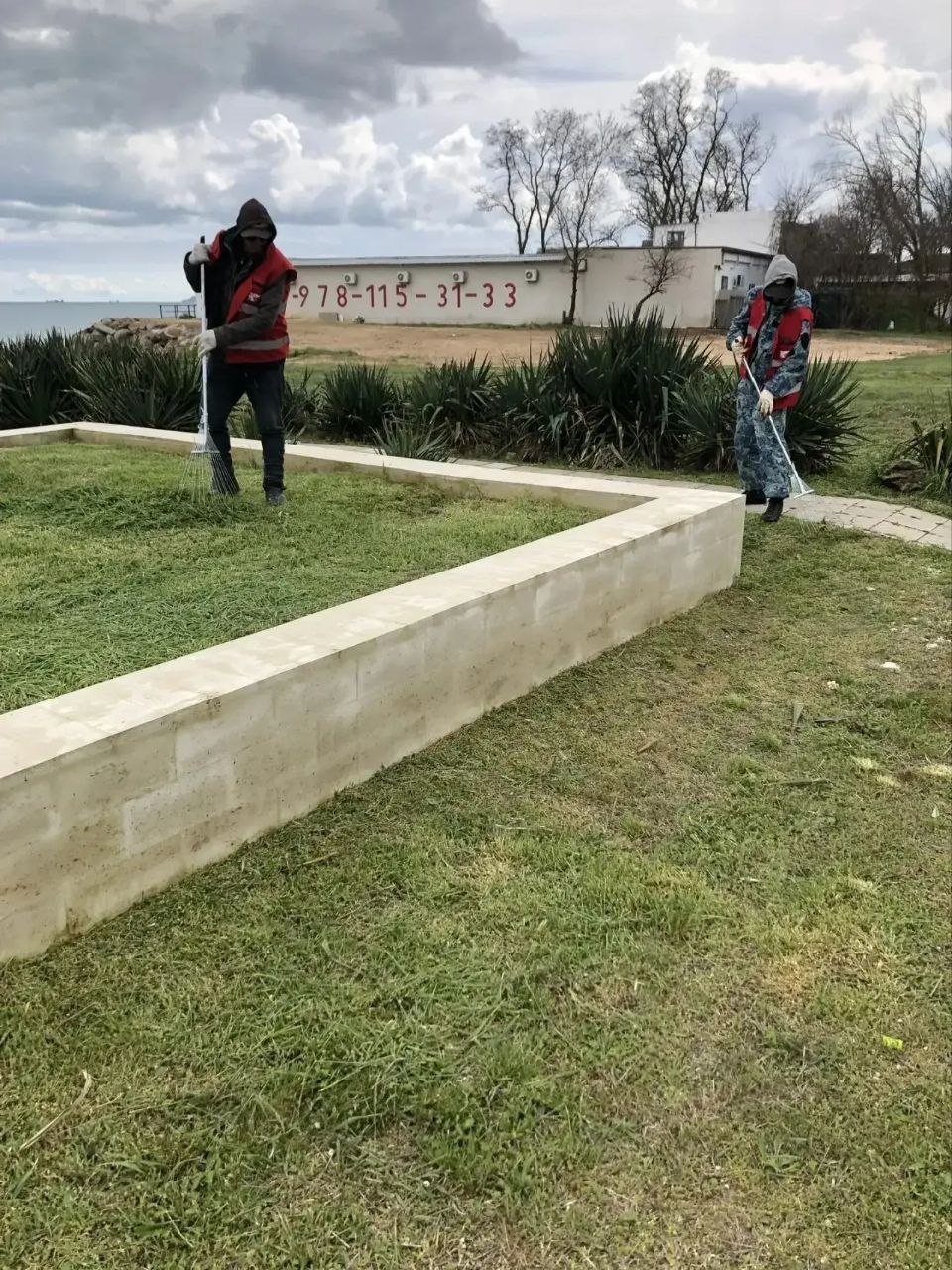 В преддверии знаменательного для Керчи Дня освобождения города от фашистских захватчиков особое внимание уделяется мемориалам и памятным местам, посвященным Великой Отечественной войне В преддверии знаменательного для Керчи Дня освобождения города от фашистских захватчиков особое внимание уделяется мемориалам и памятным местам, посвященным Великой Отечественной войне