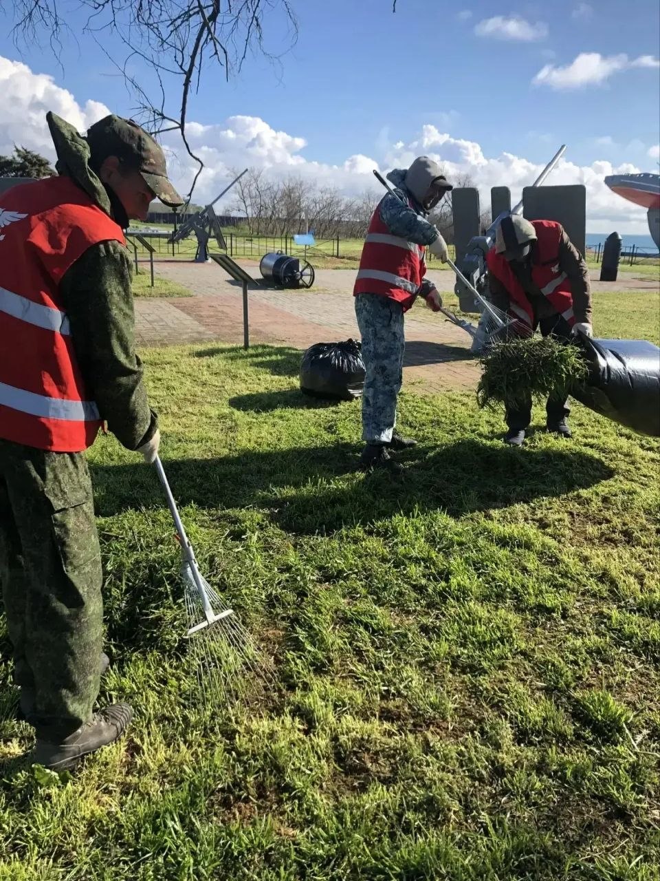В преддверии знаменательного для Керчи Дня освобождения города от фашистских захватчиков особое внимание уделяется мемориалам и памятным местам, посвященным Великой Отечественной войне В преддверии знаменательного для Керчи Дня освобождения города от фашистских захватчиков особое внимание уделяется мемориалам и памятным местам, посвященным Великой Отечественной войне