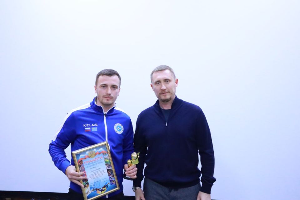 Дмитрий Чумаков: Сегодня в районном Доме культуры в торжественной обстановке наградил победителей, призёров и участников Чемпионата Белогорского района по футболу среди взрослых посвящённый Году защитника Отечества и... Дмитрий Чумаков: Сегодня в районном Доме культуры в торжественной обстановке наградил победителей, призёров и участников Чемпионата Белогорского района по футболу среди взрослых посвящённый Году защитника Отечества и...