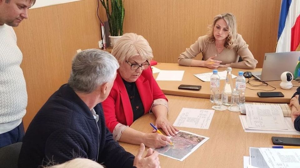 Галина Огнёва: Совместно с профильными специалистами администрации провели выездной приём граждан в Лучистовском территориальном органе Галина Огнёва: Совместно с профильными специалистами администрации провели выездной приём граждан в Лучистовском территориальном органе