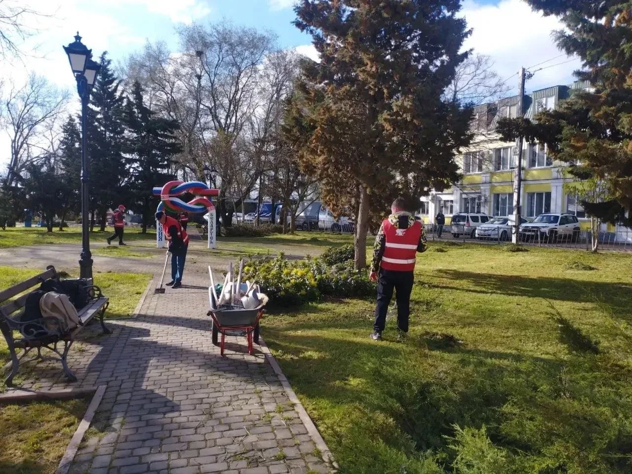 В преддверии знаменательного для Керчи Дня освобождения города от фашистских захватчиков особое внимание уделяется мемориалам и памятным местам, посвященным Великой Отечественной войне В преддверии знаменательного для Керчи Дня освобождения города от фашистских захватчиков особое внимание уделяется мемориалам и памятным местам, посвященным Великой Отечественной войне