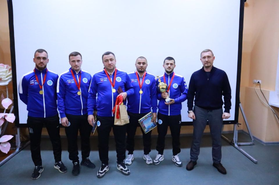 Дмитрий Чумаков: Сегодня в районном Доме культуры в торжественной обстановке наградил победителей, призёров и участников Чемпионата Белогорского района по футболу среди взрослых посвящённый Году защитника Отечества и... Дмитрий Чумаков: Сегодня в районном Доме культуры в торжественной обстановке наградил победителей, призёров и участников Чемпионата Белогорского района по футболу среди взрослых посвящённый Году защитника Отечества и...