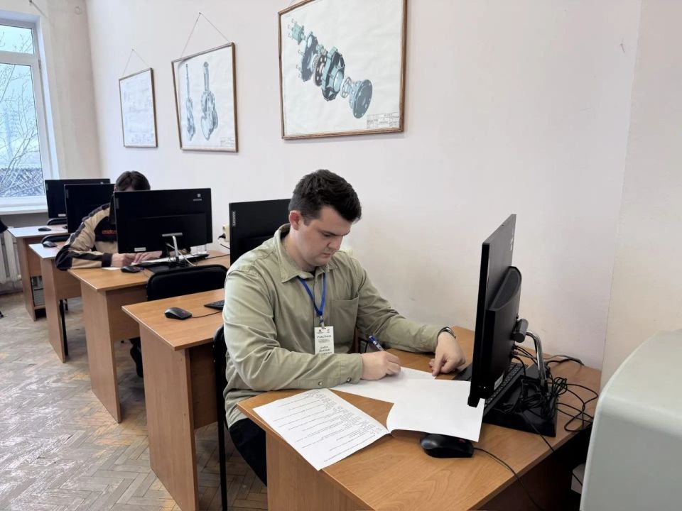 В Республике Крым стартовали конкурсные испытания в рамках ежегодного конкурса профессионального мастерства «Лучший по профессии», проводимого Минпромторгом Крыма В Республике Крым стартовали конкурсные испытания в рамках ежегодного конкурса профессионального мастерства «Лучший по профессии», проводимого Минпромторгом Крыма
