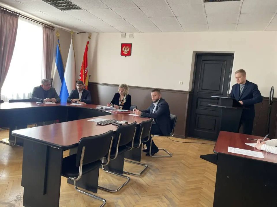 Кирилл Чебышев: Принял участие во внеочередной сессии Судакского городского совета, которая прошла под руководством Дарьи Дейнеко Кирилл Чебышев: Принял участие во внеочередной сессии Судакского городского совета, которая прошла под руководством Дарьи Дейнеко