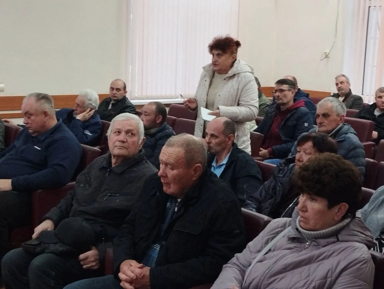 Владимир Ким: Провел очередную встречу с председателями садовых товариществ и кооперативов Феодосийского округа Владимир Ким: Провел очередную встречу с председателями садовых товариществ и кооперативов Феодосийского округа