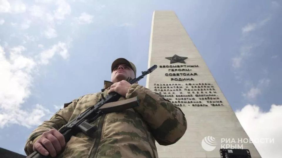 Керчь празднует 82-ю годовщину освобождения от фашистов Керчь празднует 82-ю годовщину освобождения от фашистов