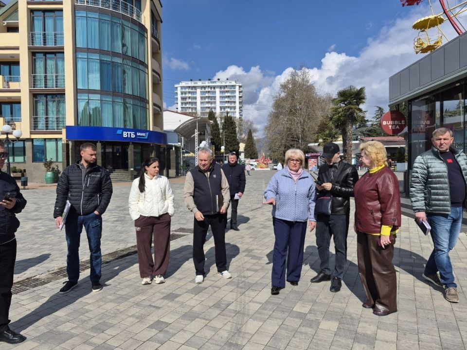 Галина Огнёва: Посетила Центральную набережную с целью проверки санитарного состояния и контроля за содержанием зеленых насаждений Галина Огнёва: Посетила Центральную набережную с целью проверки санитарного состояния и контроля за содержанием зеленых насаждений