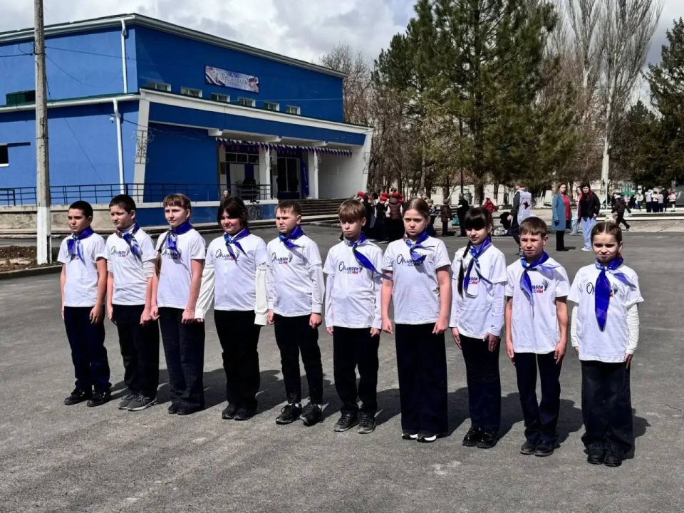 «Зарница 2.0»: старт дан!. Сегодня в Нижнегорском районе с размахом стартовал муниципальный этап военно-патриотической игры «Зарница 2.0»! Первыми на старт вышли самые юные участники — ученики начальных классов «Зарница 2.0»: старт дан!. Сегодня в Нижнегорском районе с размахом стартовал муниципальный этап военно-патриотической игры «Зарница 2.0»! Первыми на старт вышли самые юные участники — ученики начальных классов