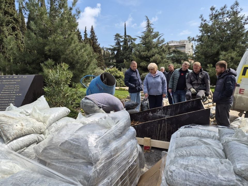 Галина Огнёва: Проверила ход работ по установке Памятника героям Специальной Военной операции в Сквере Победы Галина Огнёва: Проверила ход работ по установке Памятника героям Специальной Военной операции в Сквере Победы