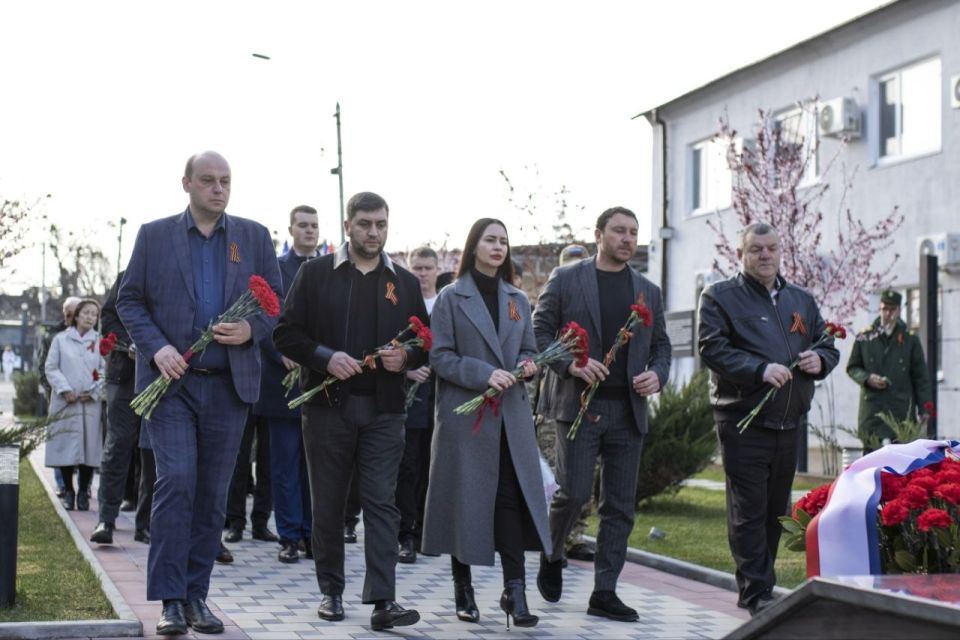 Сегодня, в Международный день освобождения узников фашистских концентрационных лагерей, а также в преддверии 82-й годовщины освобождения Симферополя от немецко-фашистских захватчиков, в городе прошли памятные митинги Сегодня, в Международный день освобождения узников фашистских концентрационных лагерей, а также в преддверии 82-й годовщины освобождения Симферополя от немецко-фашистских захватчиков, в городе прошли памятные митинги