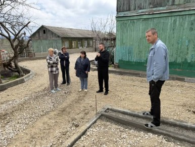 Кирилл Чебышев: По обращению жителей вместе с заместителем главы администрации Вазгеном Карапетяном выехали на объект благоустройства по адресу: ул. квартал Энергетиков, 3, 4