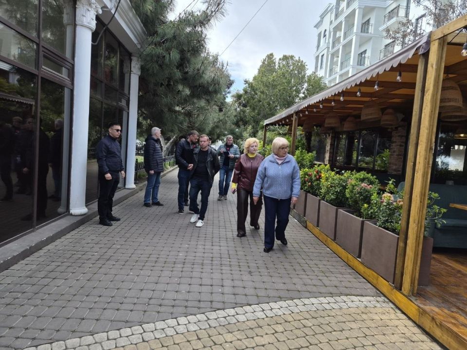 Галина Огнёва: Посетила Центральную набережную с целью проверки санитарного состояния и контроля за содержанием зеленых насаждений Галина Огнёва: Посетила Центральную набережную с целью проверки санитарного состояния и контроля за содержанием зеленых насаждений