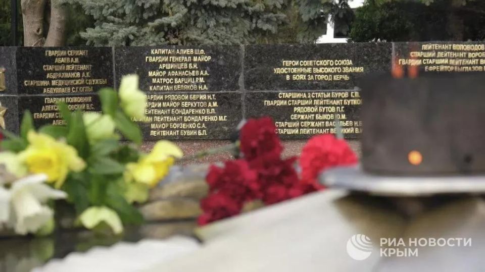 Керчь празднует 82-ю годовщину освобождения от фашистов Керчь празднует 82-ю годовщину освобождения от фашистов