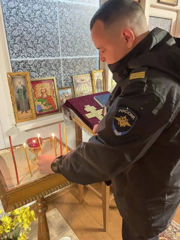 В период Пасхальных богослужений безопасность крымчан в храмах и церквях обеспечивали более 650 сотрудников полиции В период Пасхальных богослужений безопасность крымчан в храмах и церквях обеспечивали более 650 сотрудников полиции