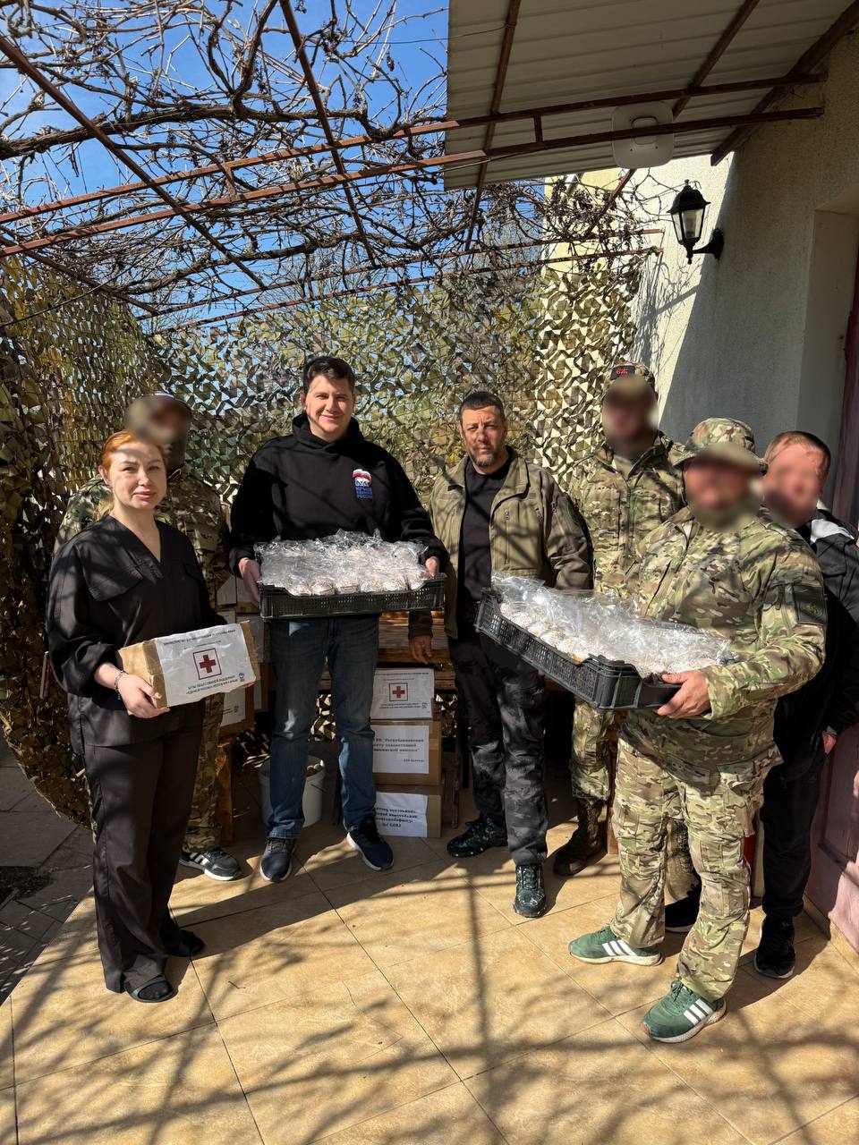 Медики Крыма направили очередную партию гуманитарной помощи военнослужащим