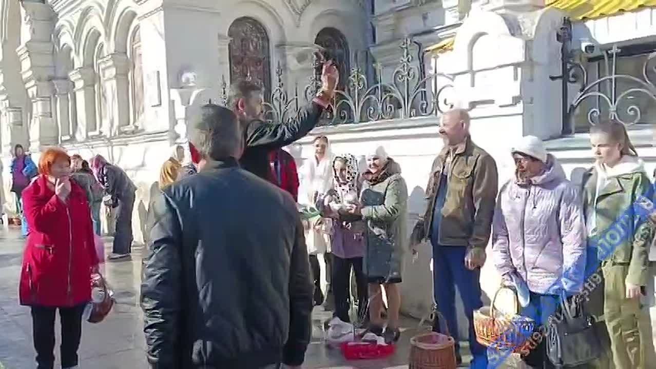 Севастопольцы отмечают Светлый праздник Пасхи!