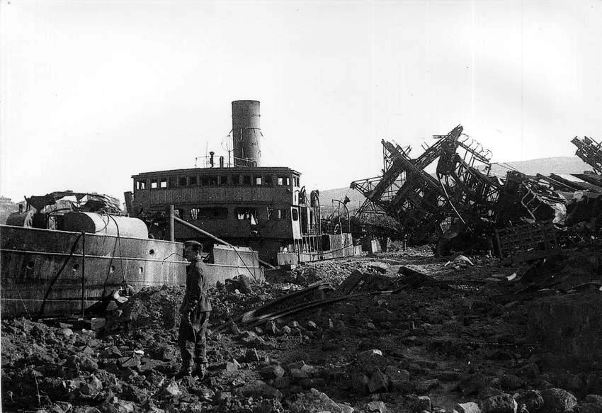 Максим Григорьев: 13 апреля 1944 года советские войска в ходе Крымской наступательной операции освободили Симферополь, Евпаторию и Феодосию Максим Григорьев: 13 апреля 1944 года советские войска в ходе Крымской наступательной операции освободили Симферополь, Евпаторию и Феодосию