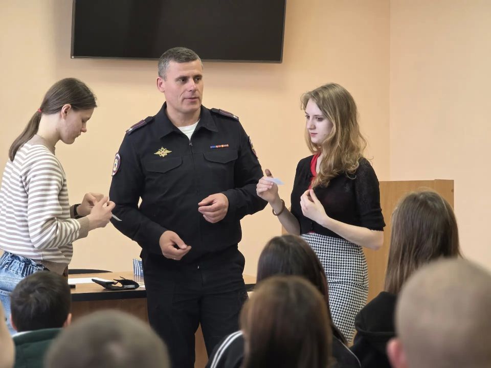 В Севастополе сотрудники полиции организовали экскурсию в экспертно-криминалистический центр в рамках оперативно-профилактической операции «Чистое поколение - 2026» В Севастополе сотрудники полиции организовали экскурсию в экспертно-криминалистический центр в рамках оперативно-профилактической операции «Чистое поколение - 2026»