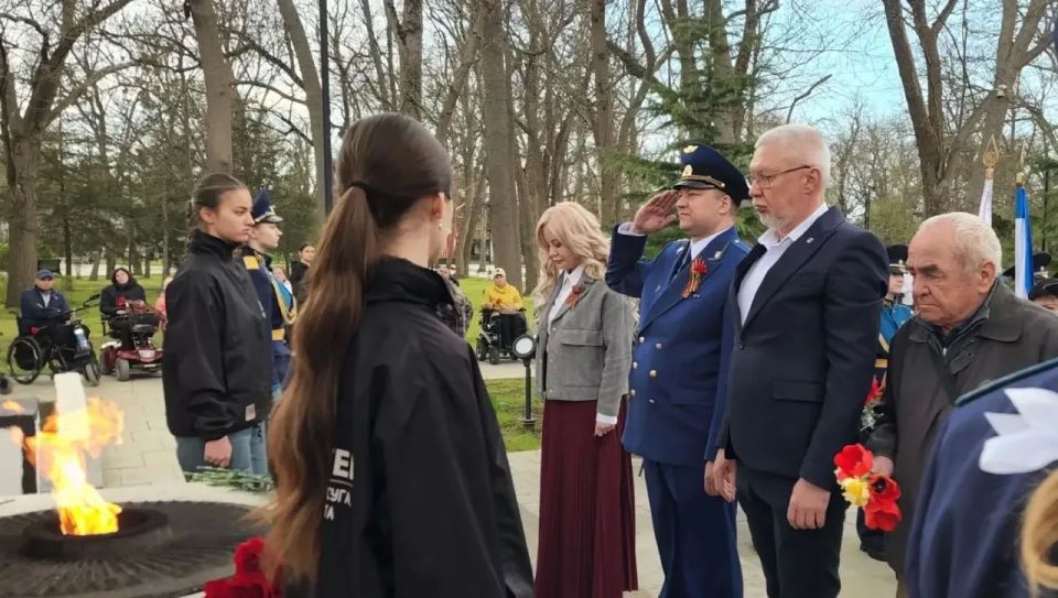 Сакский межрайонный прокурор Александр Марчуков принял участие в торжественном мероприятии - праздновании 82-й годовщины освобождения города от немецко-фашистских захватчиков Сакский межрайонный прокурор Александр Марчуков принял участие в торжественном мероприятии - праздновании 82-й годовщины освобождения города от немецко-фашистских захватчиков