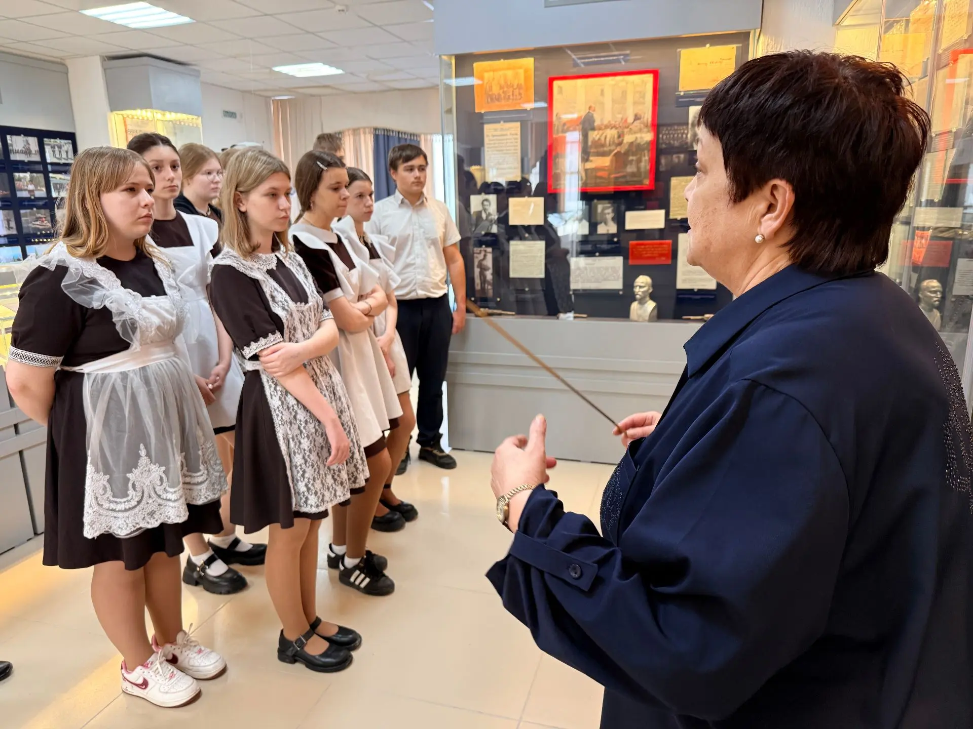 Сотрудники полицейского наркоконтроля организовали экскурсию для школьников в Народный музей полиции (милиции) имени М.С. Казакевича Сотрудники полицейского наркоконтроля организовали экскурсию для школьников в Народный музей полиции (милиции) имени М.С. Казакевича