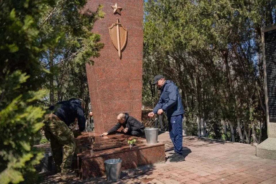 Михаил Развожаев: Начинаем приводить в порядок памятные места Великой Отечественной войны в Севастополе Михаил Развожаев: Начинаем приводить в порядок памятные места Великой Отечественной войны в Севастополе