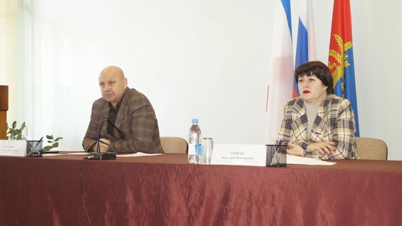 Председатель Советского районного совета Виктория Грицай приняла участие в совещании по социально значимым вопросам района с руководителями структурных подразделений администрации, районного совета, организаций и служб...