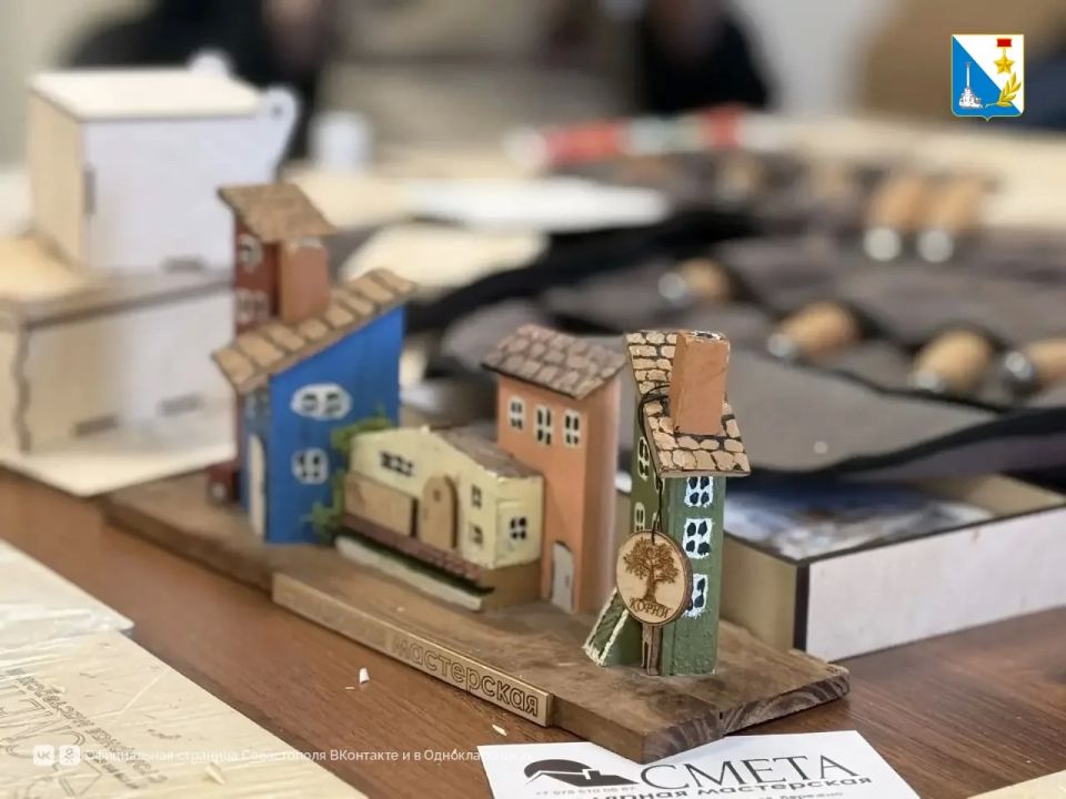 В семейном МФЦ прошёл мастер-класс по работе с деревом В семейном МФЦ прошёл мастер-класс по работе с деревом