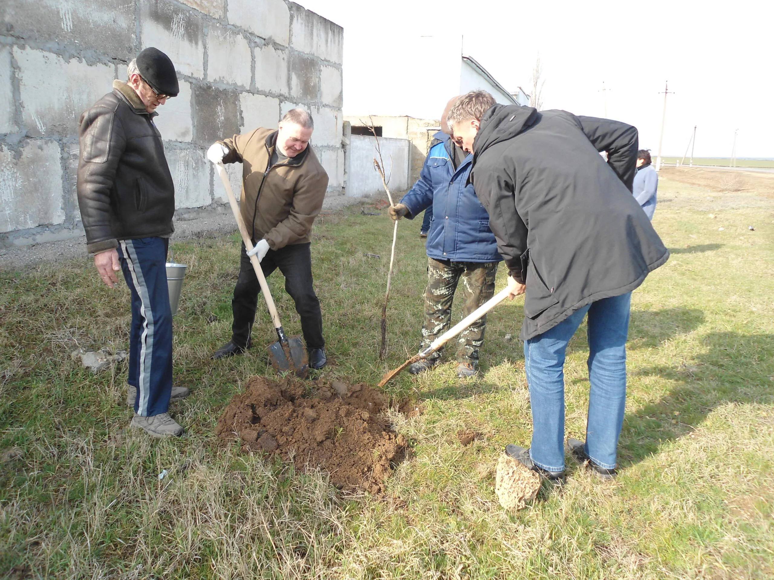 В учреждениях, отнесенных к ведению Госкомводхоза, проходят мероприятия, приуроченные к 82-й годовщине освобождения Крыма от немецко-фашистских захватчиков В учреждениях, отнесенных к ведению Госкомводхоза, проходят мероприятия, приуроченные к 82-й годовщине освобождения Крыма от немецко-фашистских захватчиков