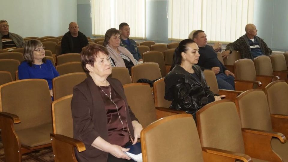 Председатель Советского районного совета Виктория Грицай приняла участие в совещании по социально значимым вопросам района с руководителями структурных подразделений администрации, районного совета, организаций и служб... Председатель Советского районного совета Виктория Грицай приняла участие в совещании по социально значимым вопросам района с руководителями структурных подразделений администрации, районного совета, организаций и служб...