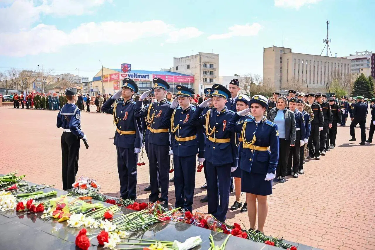 В Евпатории стартовал весенний этап регионального патриотического проекта «Вахта Памяти поколений – «Пост №1» В Евпатории стартовал весенний этап регионального патриотического проекта «Вахта Памяти поколений – «Пост №1»