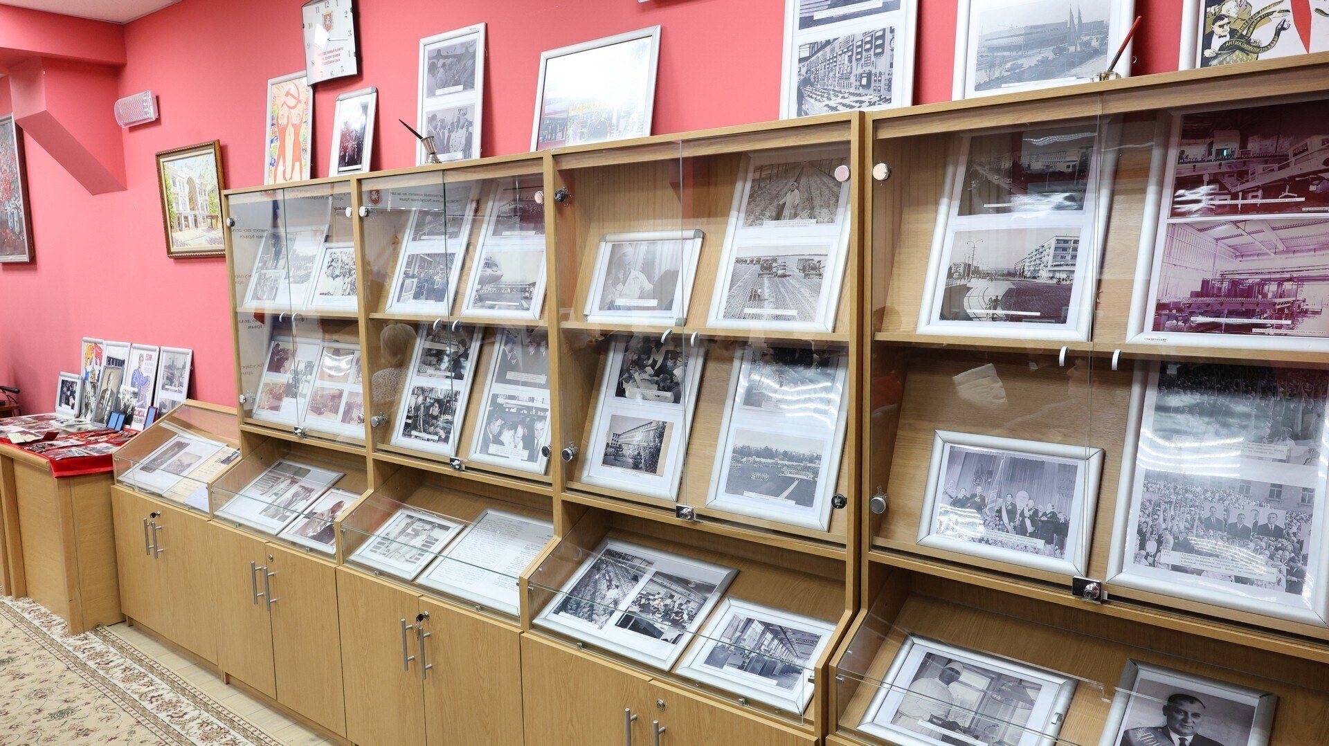 В Госкомархиве представлена выставка к 100-летию советского партийного деятеля Леонида Солодовника В Госкомархиве представлена выставка к 100-летию советского партийного деятеля Леонида Солодовника