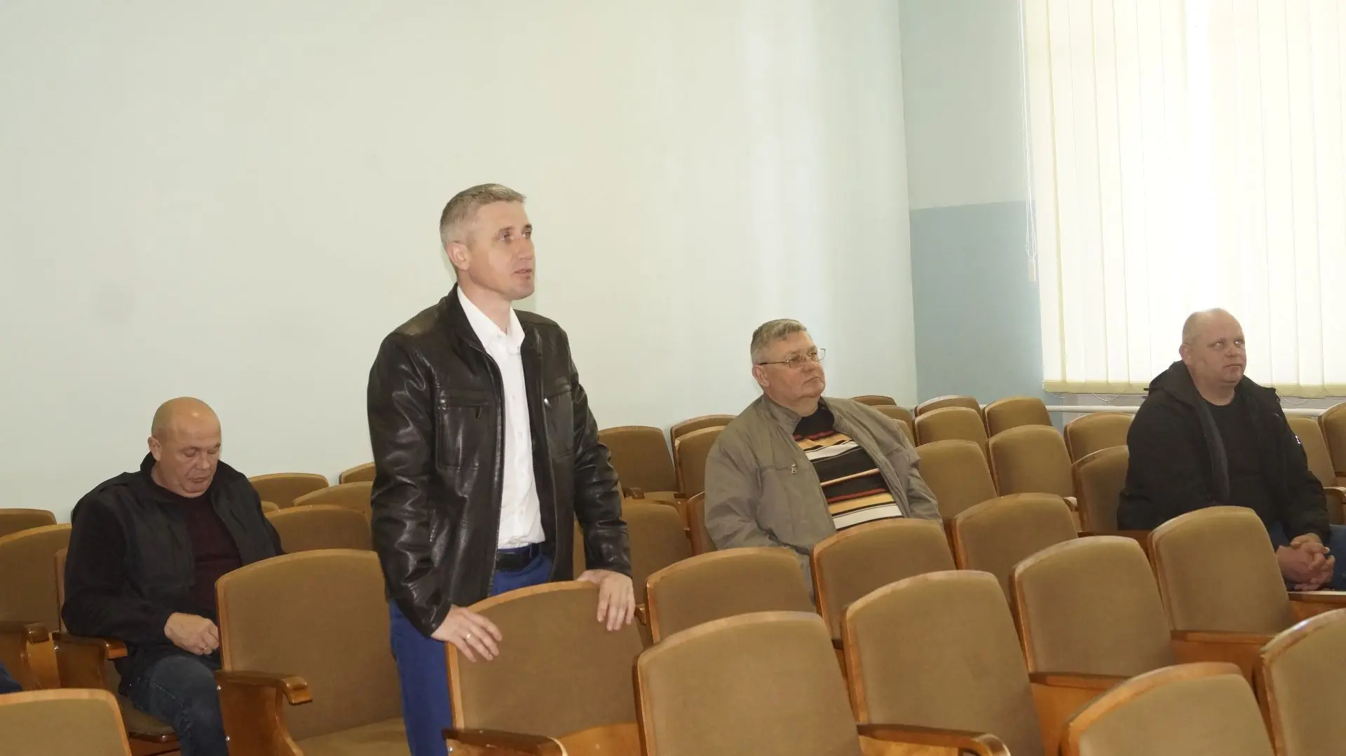 Сегодня глава администрации Советского района Александр Харламов провел аппаратное совещание по социально значимым вопросам района с руководителями структурных подразделений администрации, организаций и служб Советского... Сегодня глава администрации Советского района Александр Харламов провел аппаратное совещание по социально значимым вопросам района с руководителями структурных подразделений администрации, организаций и служб Советского...