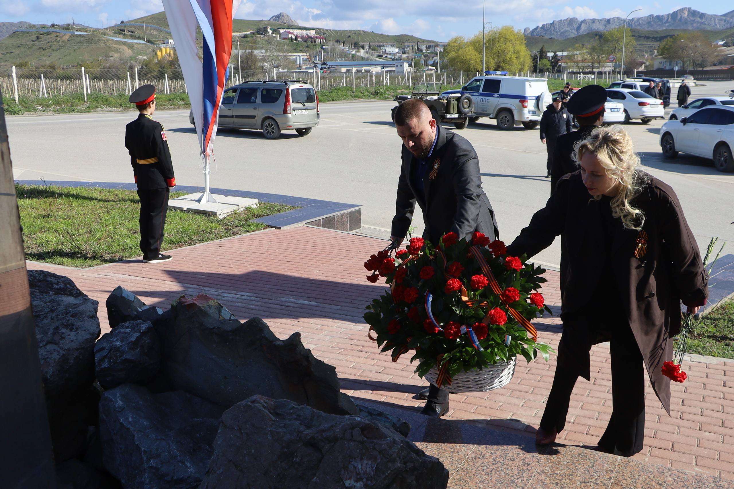 Кирилл Чебышев: Сегодня принял участие в памятных мероприятиях, посвящённых 82-й годовщине освобождения Судака от немецко-фашистских захватчиков — одной из значимых дат в истории нашего города Кирилл Чебышев: Сегодня принял участие в памятных мероприятиях, посвящённых 82-й годовщине освобождения Судака от немецко-фашистских захватчиков — одной из значимых дат в истории нашего города